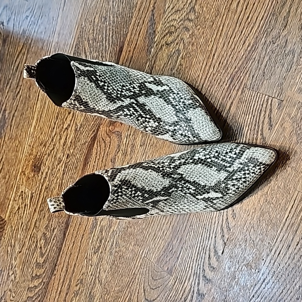 Blondo weatherproof leather snakeskin print boot